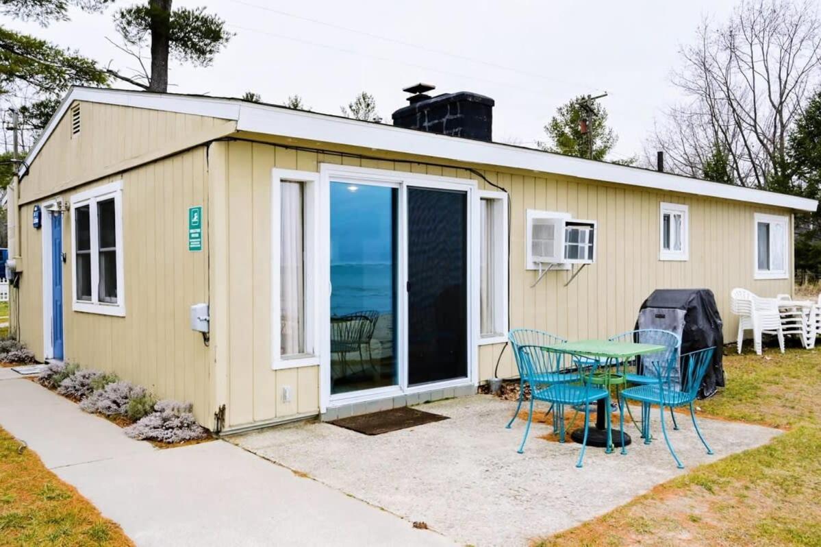 Beach Club Of Oscoda - The Lakeshore Cottage Bagian luar foto