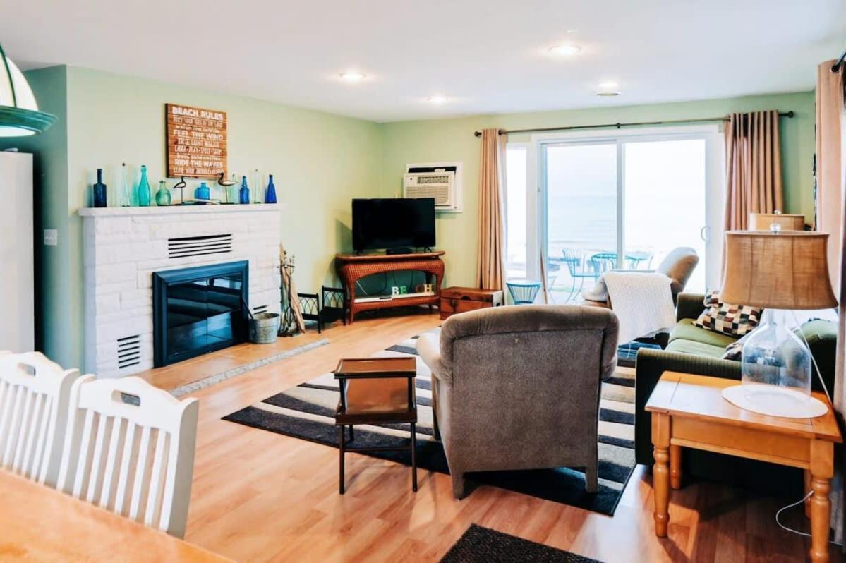 Beach Club Of Oscoda - The Lakeshore Cottage Bagian luar foto