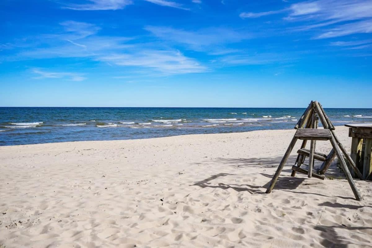 Beach Club Of Oscoda - The Lakeshore Cottage Bagian luar foto