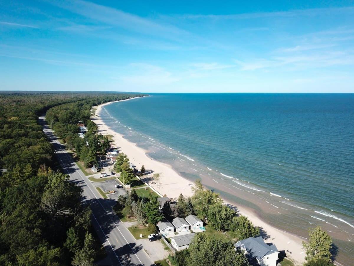 Beach Club Of Oscoda - The Lakeshore Cottage Bagian luar foto